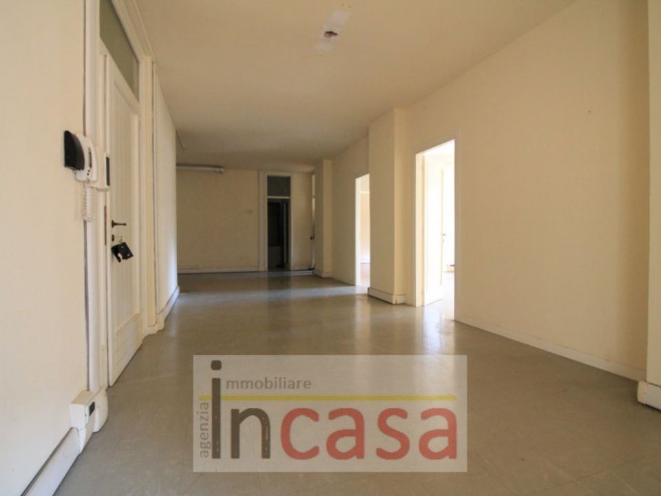Erhvervsejendom i San Dona di Piave, Venice - foto 1