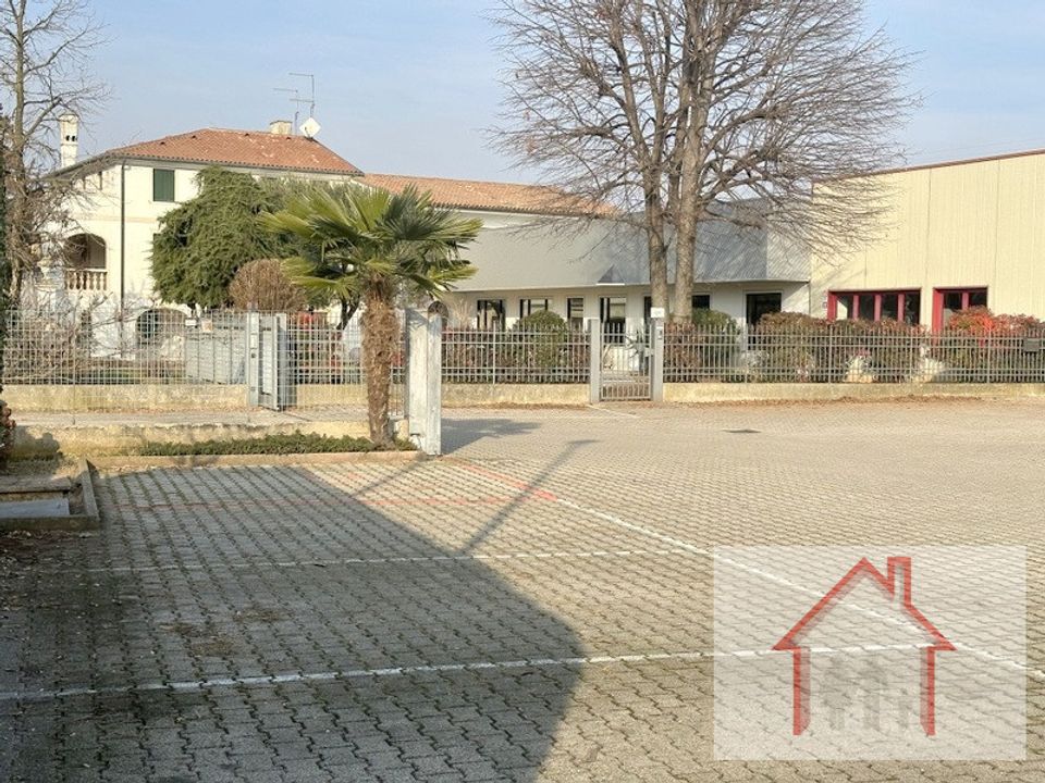 Erhvervsejendom i Volpago del Montello, Treviso - foto 1