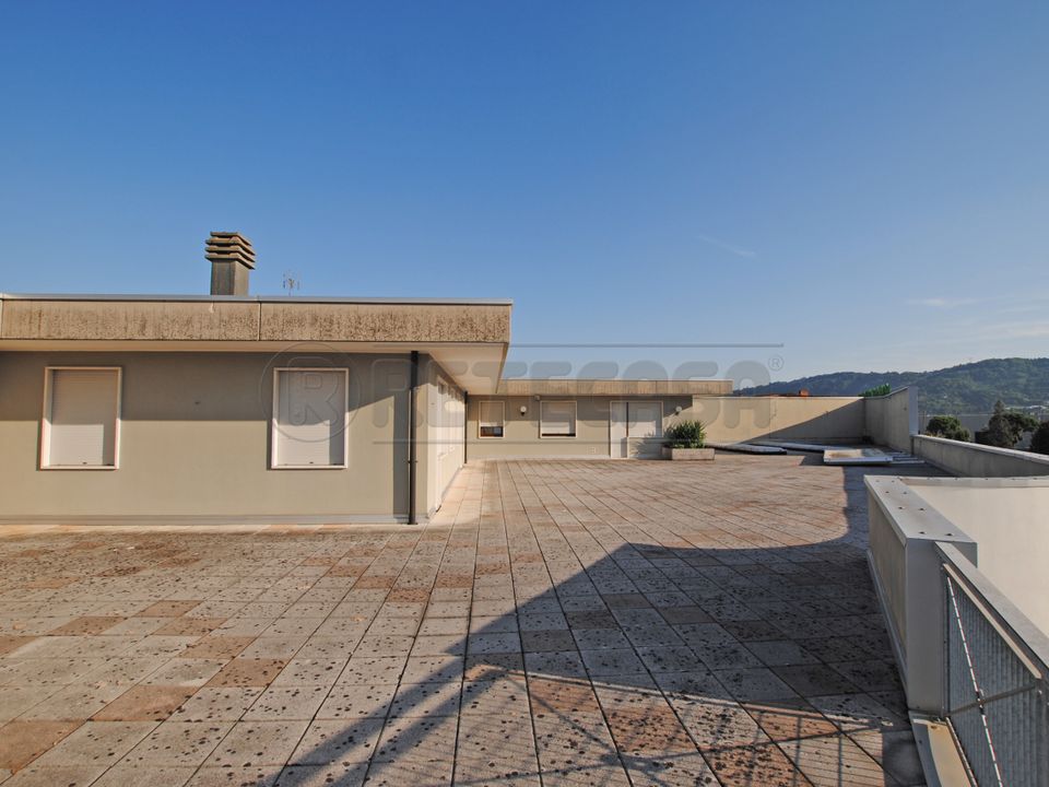 Erhvervsejendom i Arzignano, Vicenza - foto 1