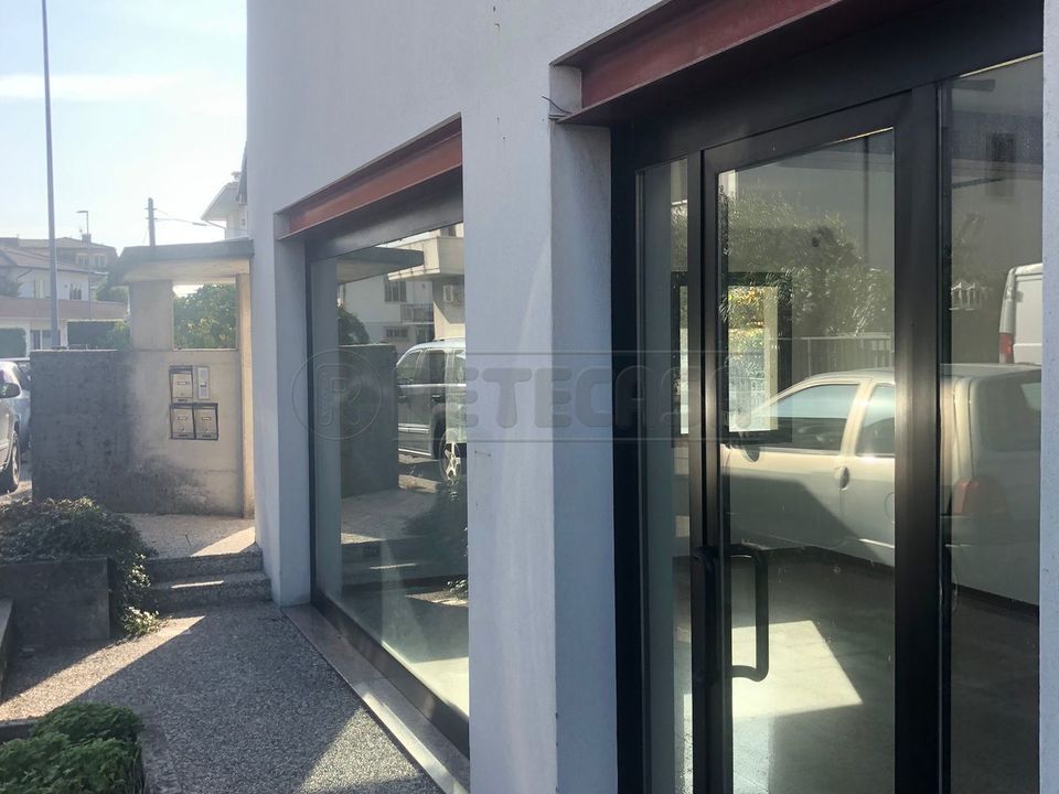 Erhvervsejendom i Romano d'Ezzelino, Vicenza - foto 1