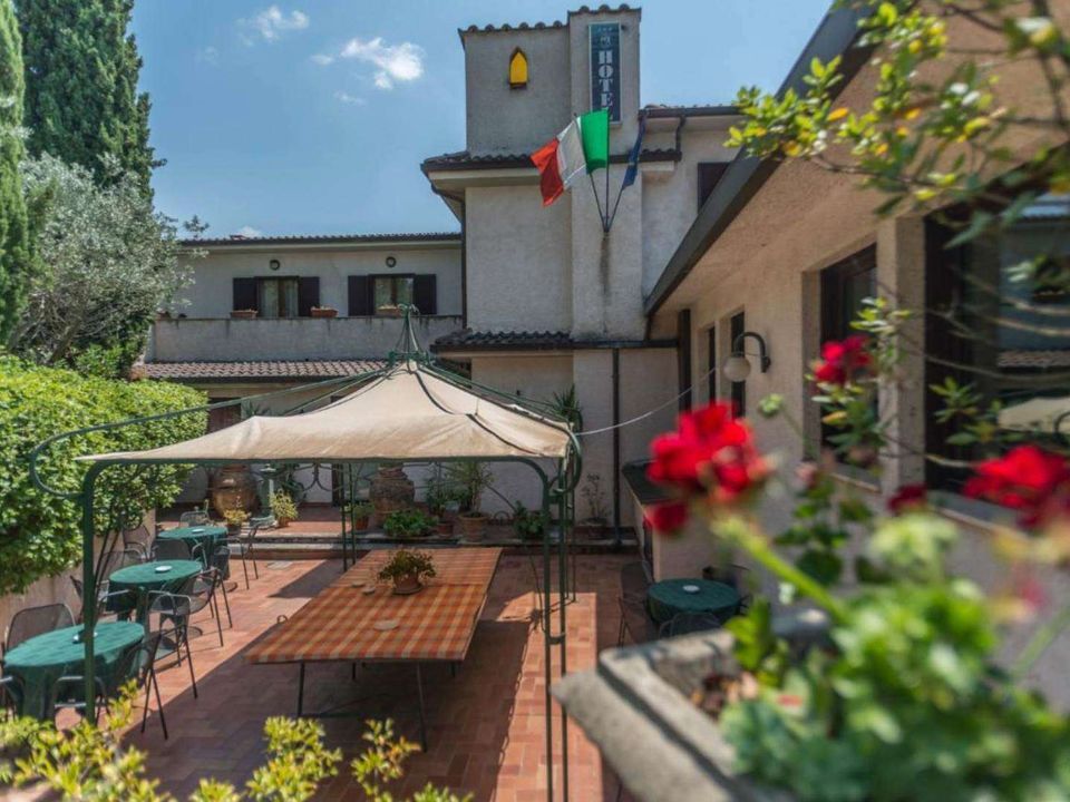 Erhvervsejendom i Magione, Perugia - foto 1
