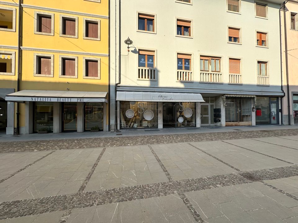 Erhvervsejendom i Palmanova, Udine - foto 1