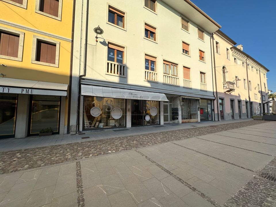 Erhvervsejendom i Palmanova, Udine - foto 2