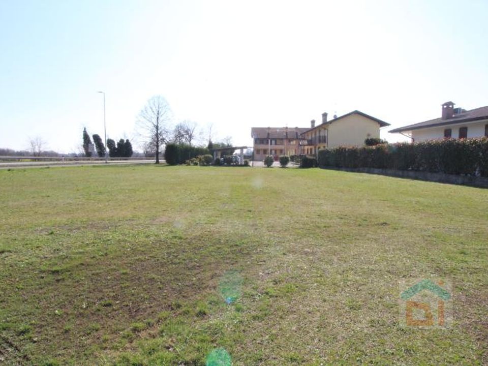 Helårsgrund i Santa Maria la Longa, Udine - foto 4