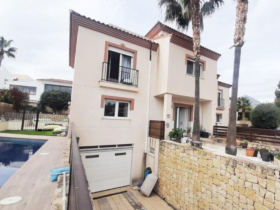 Villa i Alfaz del Pi, Alicante - foto 1