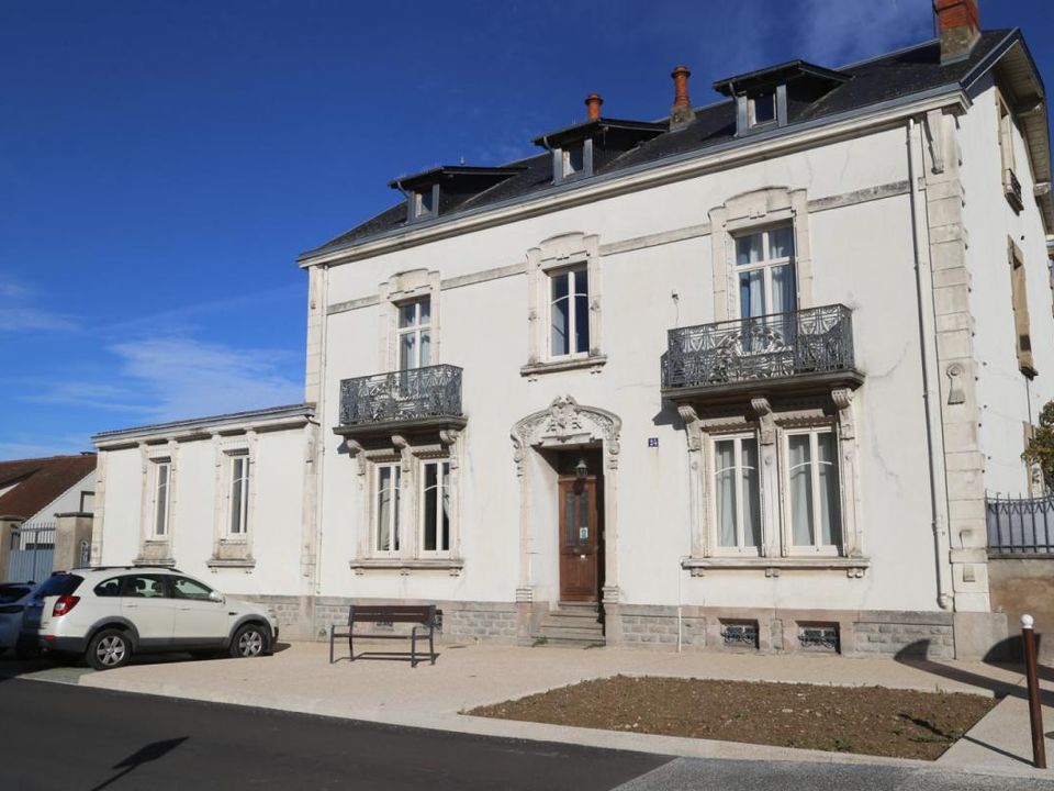 Villa in Autun, Saone-et-Loire - foto 1