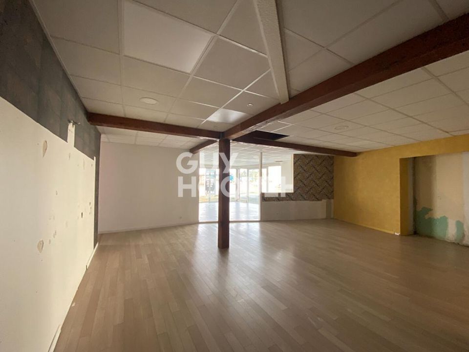 Erhvervsejendom i Fontenay-le-Comte, Vendee - foto 3