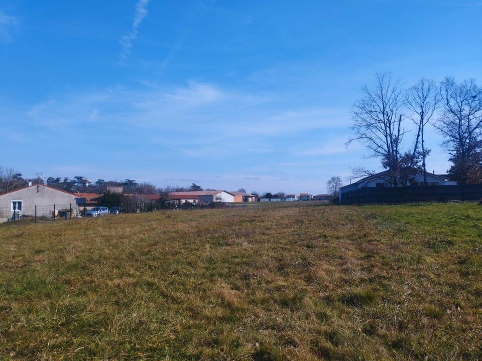 Tomt i Saint-Clar-De-Riviere, Haute-Garonne - bilde 1