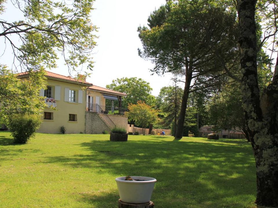 Villa i Saint-Fort-sur-Gironde, Charente-Maritime - foto 1