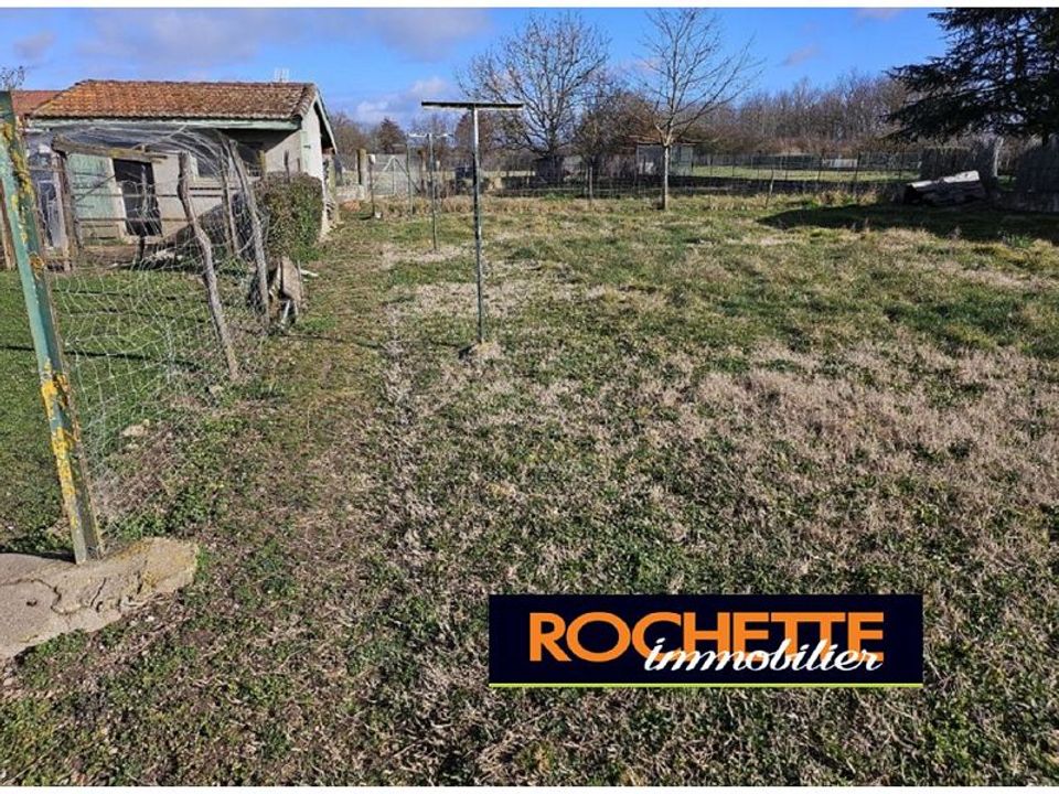 Tomt i Saint-Laurent-la-Conche, Loire - bilde 1