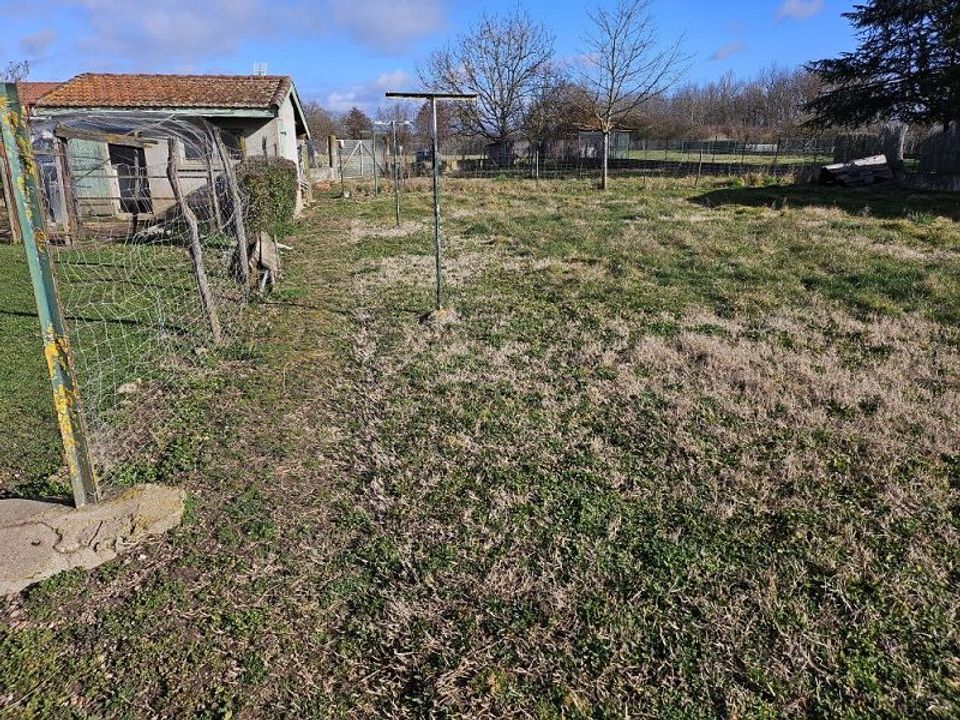 Tomt i Saint-Laurent-la-Conche, Loire - bilde 2