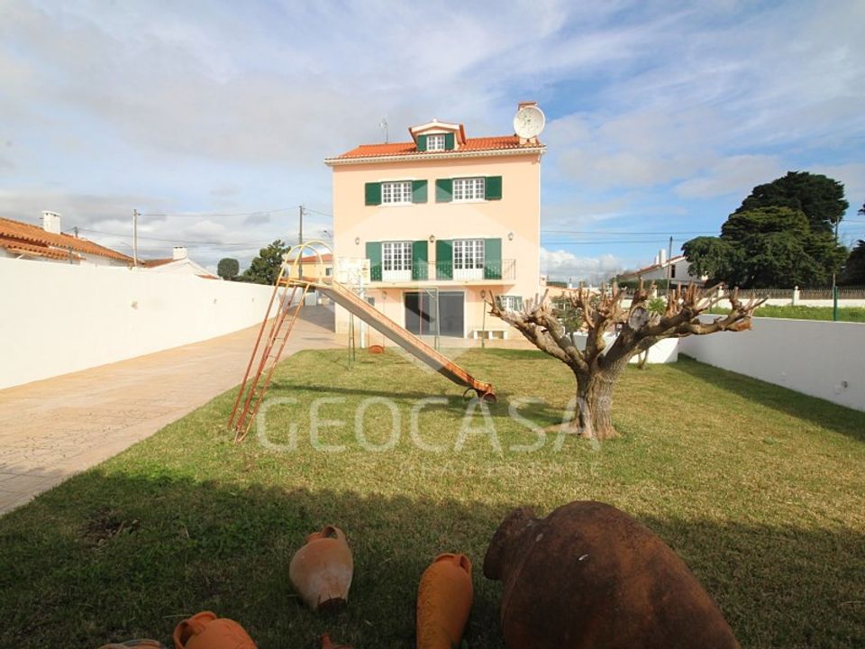 Villa in Rio de Mouro-Estacao, Lisbon - foto 2