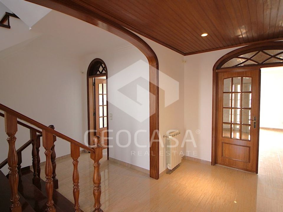 Villa in Rio de Mouro-Estacao, Lisbon - foto 5