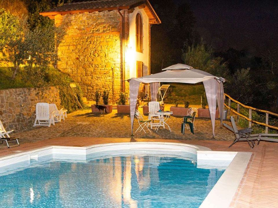 Farm hus i Loro Ciuffenna, Arezzo - foto 1