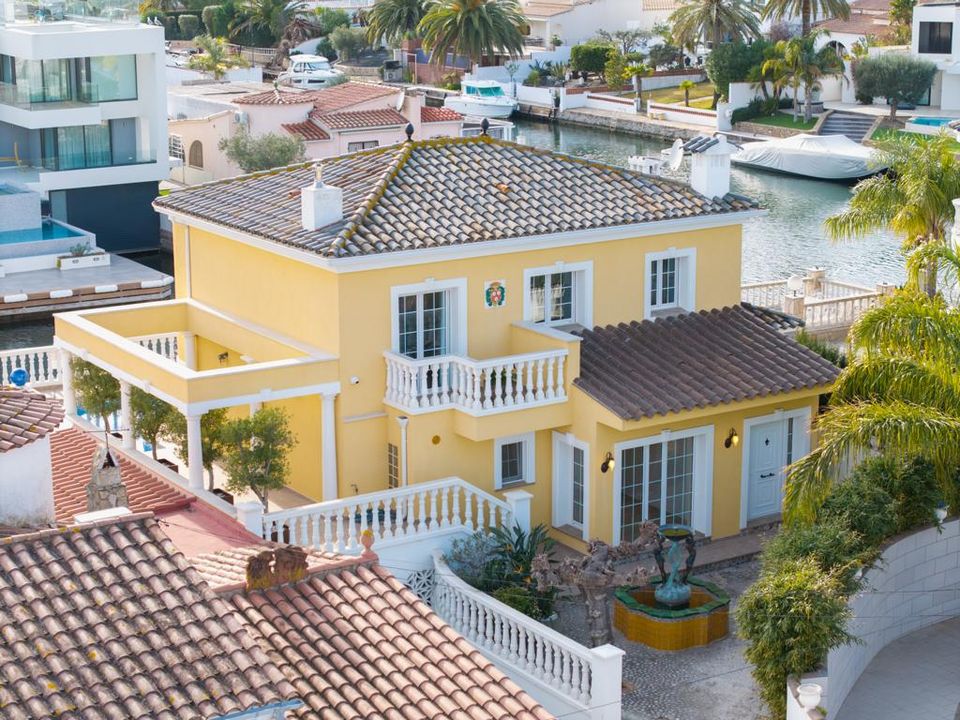 Villa i Empuriabrava, Gerona - foto 1