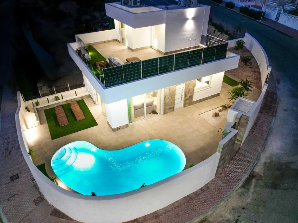 Villa - Ciudad Quesada, Alicante - photo 1