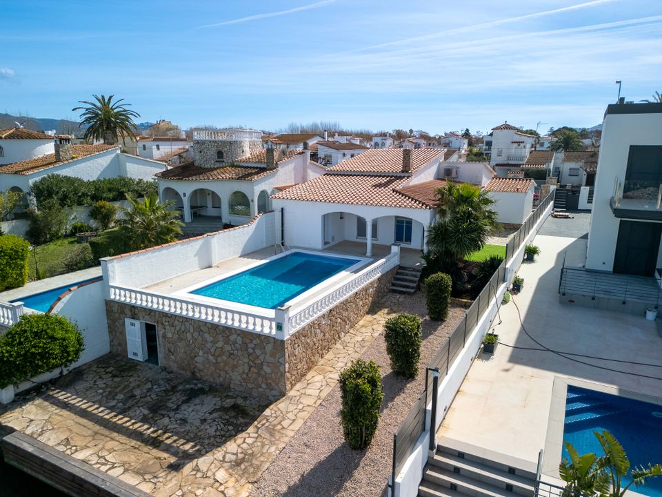 Villa i Empuriabrava, Gerona - foto 1