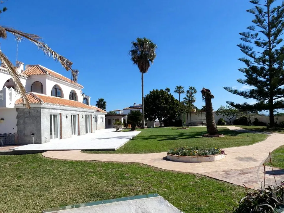 Landejendom i Almayate Alto, Malaga - foto 1