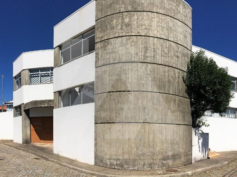 Erhvervsejendom i Oliveira de Azemeis, Aveiro - foto 1