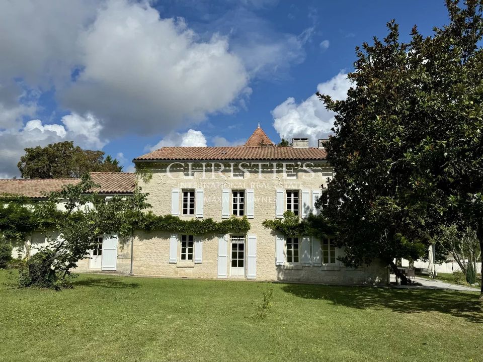 Villa in Angouleme, Charente - foto 1