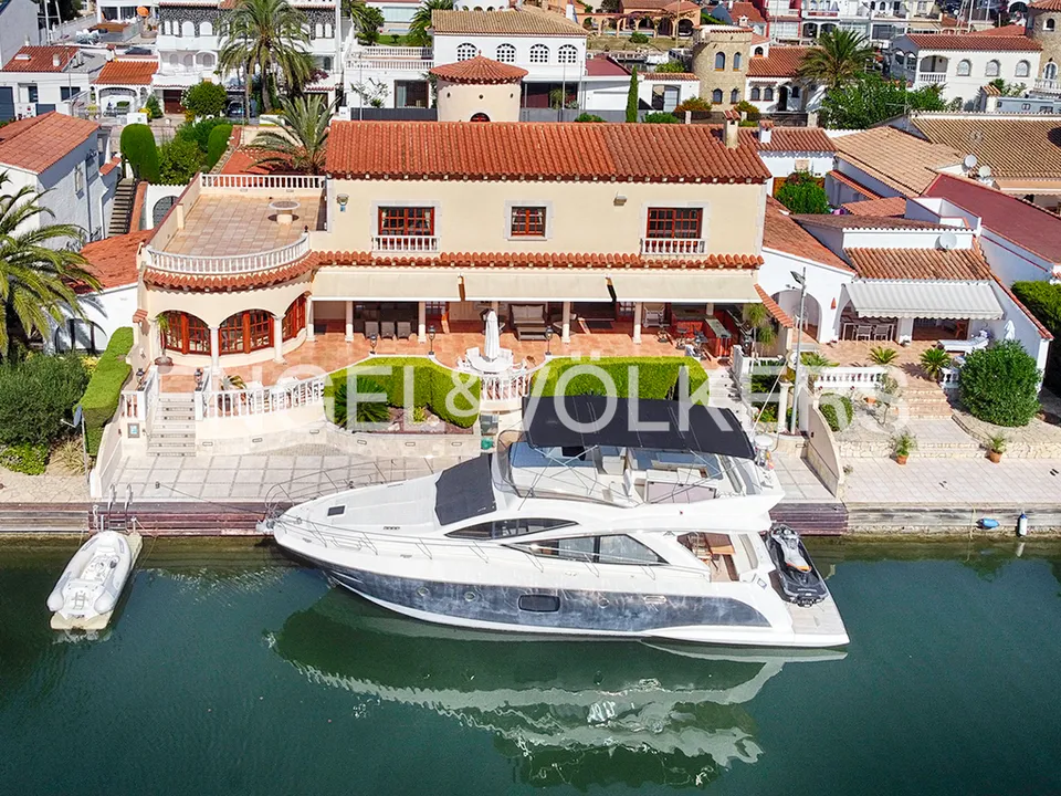 Villa i Empuriabrava, Gerona - foto 1