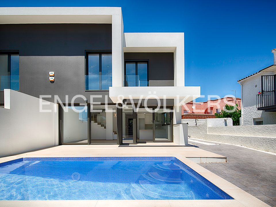Rækkehus i Empuriabrava, Gerona - foto 1