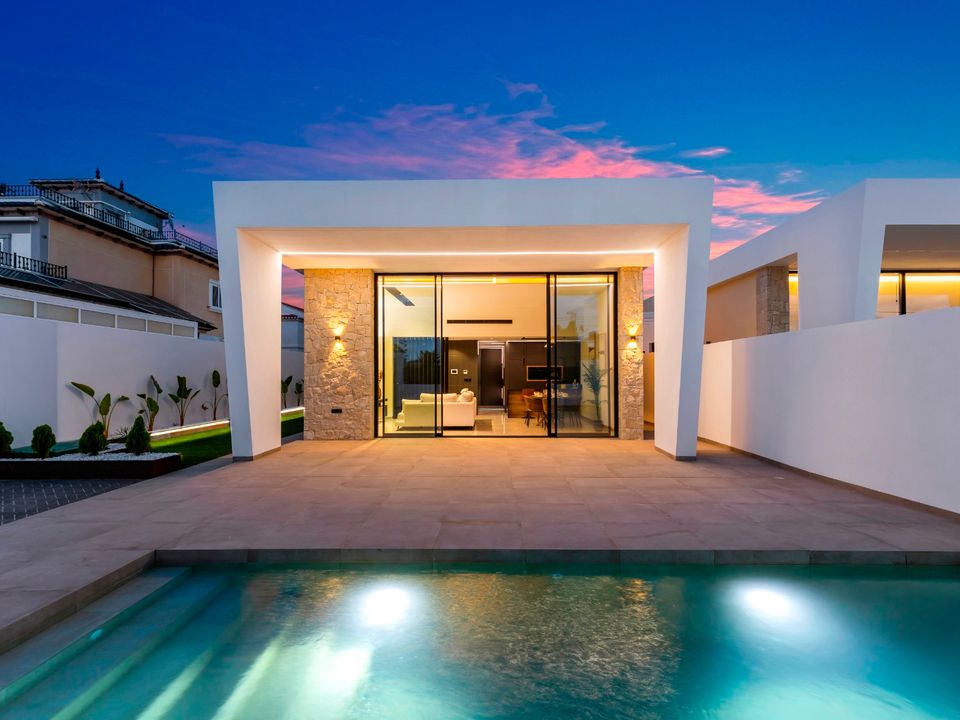 Villa en Torrevieja, Alicante - foto 2