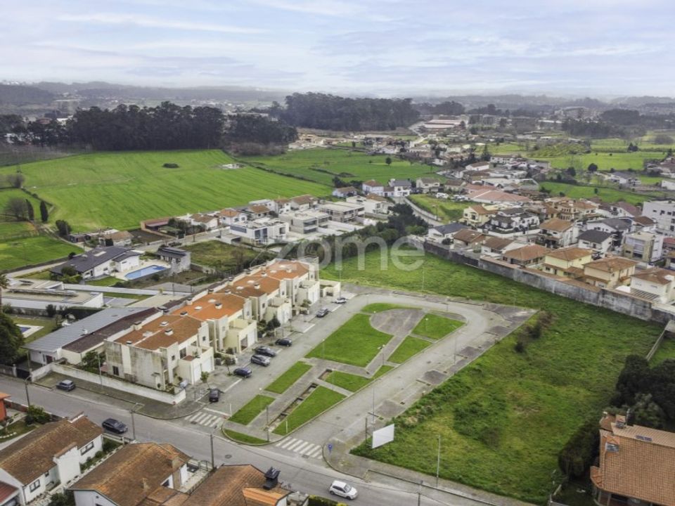 Helårsgrund i Maia, Porto - foto 1