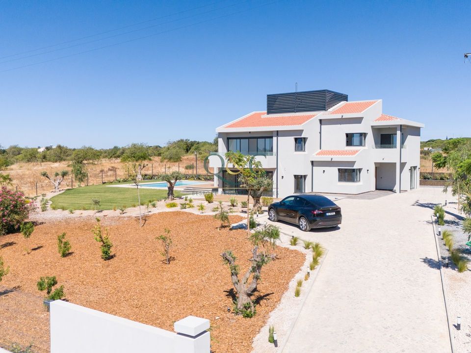 Villa i Quarteira, Faro - foto 1