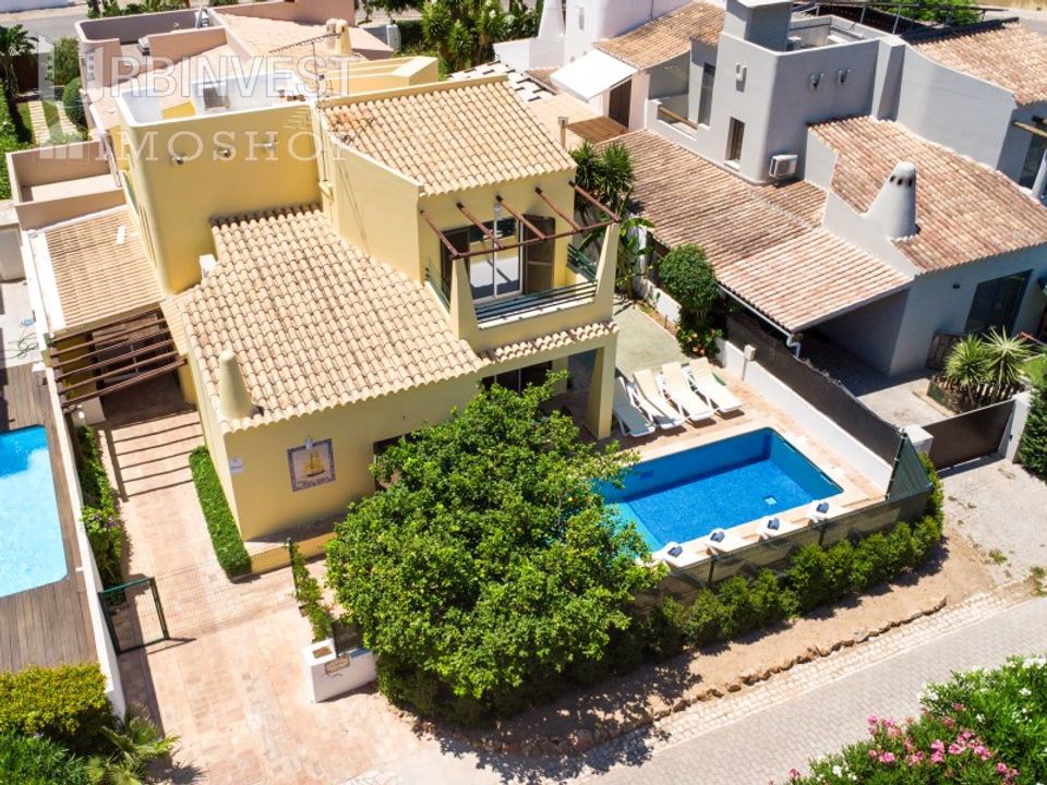 Villa i Quarteira, Faro - foto 1
