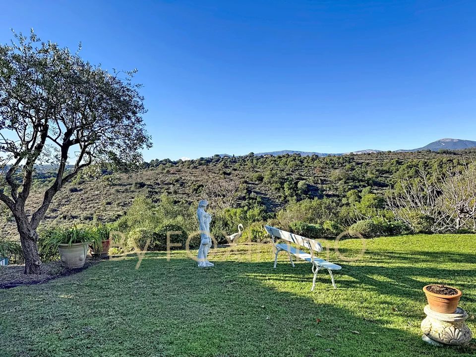 Villa i Villeneuve-Loubet, Alpes-Maritimes - foto 1