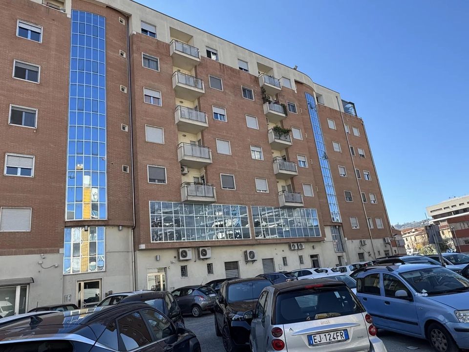 Erhvervsejendom i Cosenza, Cosenza - foto 2