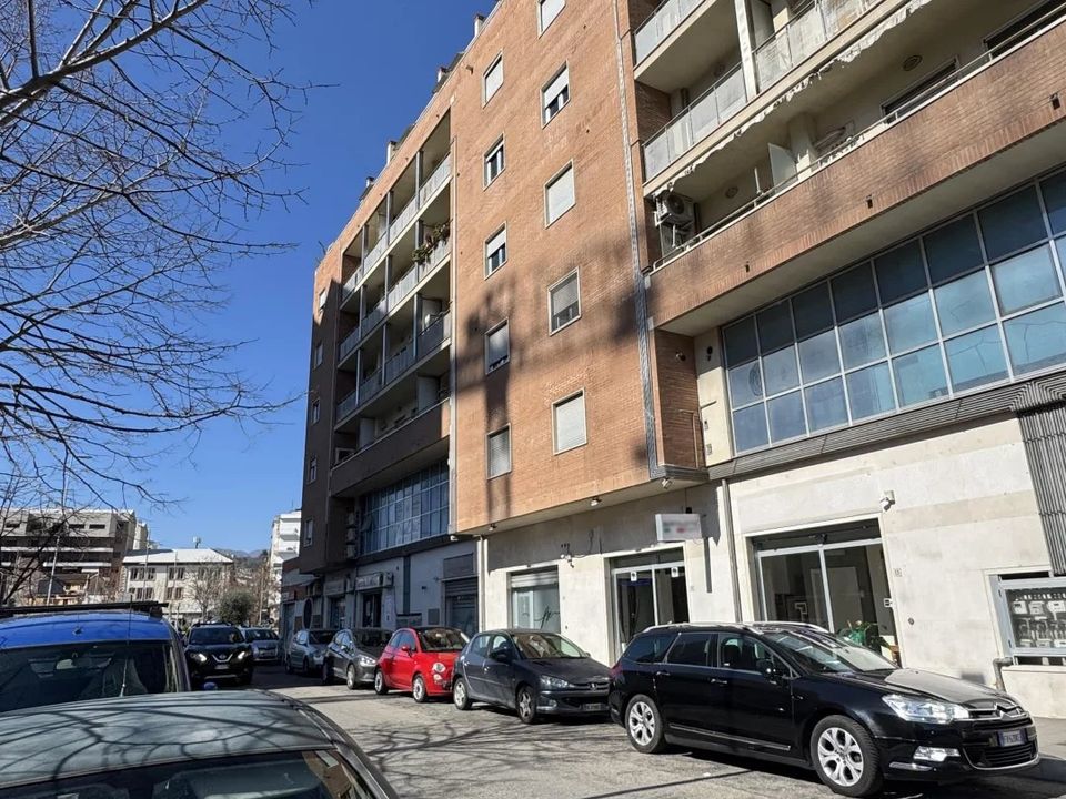 Erhvervsejendom i Cosenza, Cosenza - foto 3