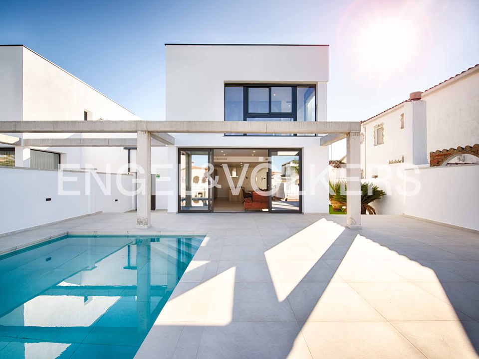 Villa i Empuriabrava, Gerona - foto 1
