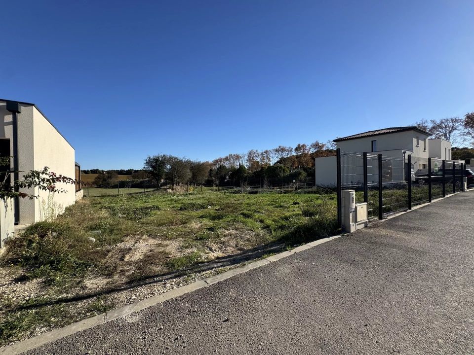 Helårsgrund i Aigues-Vives, Gard - foto 1