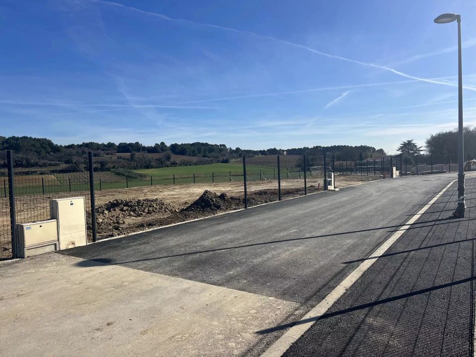 Helårsgrund i Aigues-Vives, Gard - foto 2