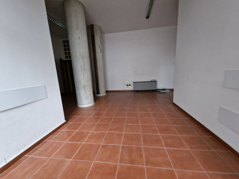 Erhvervsejendom i Cesena, Forli-Cesena - foto 1