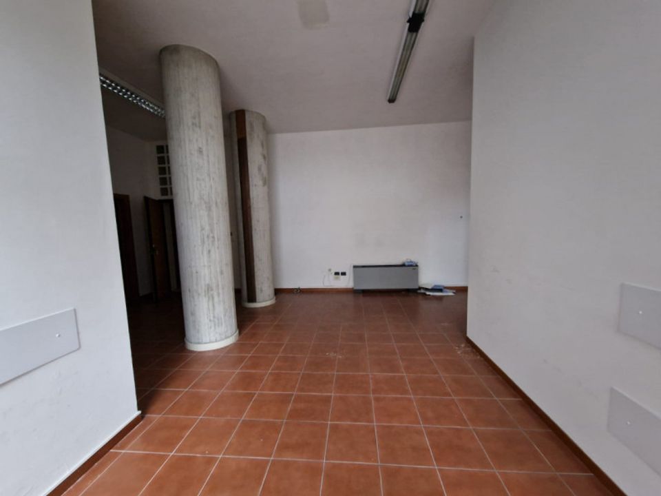 Erhvervsejendom i Cesena, Forli-Cesena - foto 4
