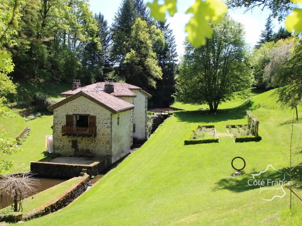 Gårdshus i Cayrols, Cantal - bilde 2