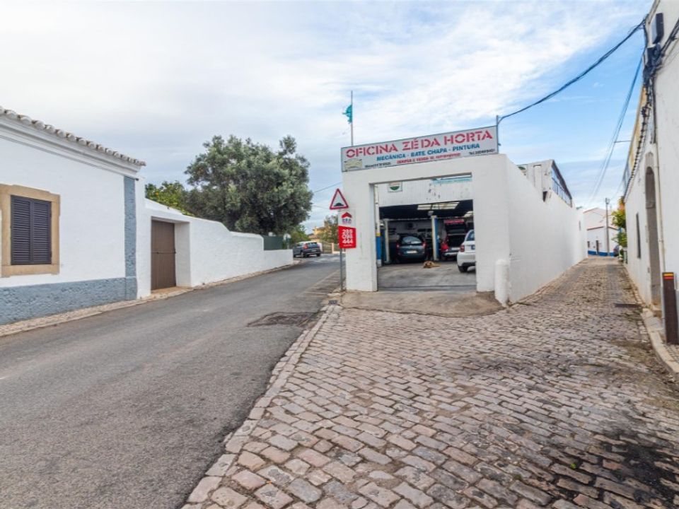 Erhvervsejendom i Santa Barbara de Nexe, Faro - foto 1