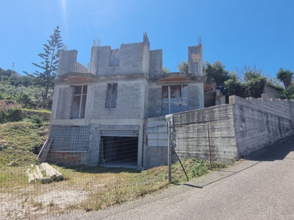 Landejendom i Messina, Messina - foto 1