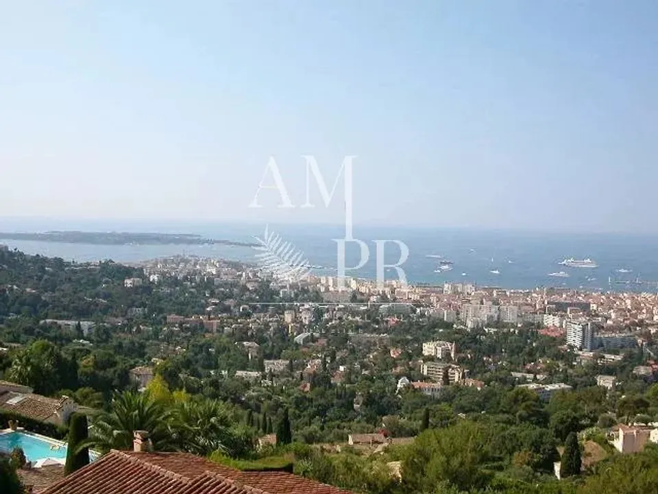 Villa i Le Cannet, Alpes-Maritimes - foto 1