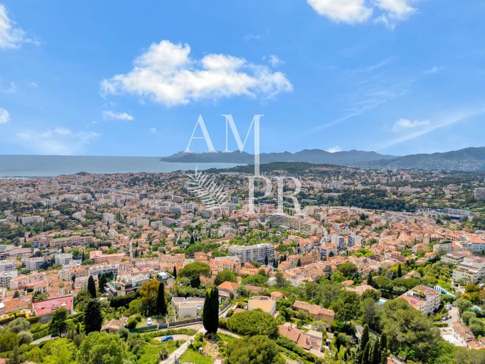 Villa i Le Cannet, Alpes-Maritimes - foto 1