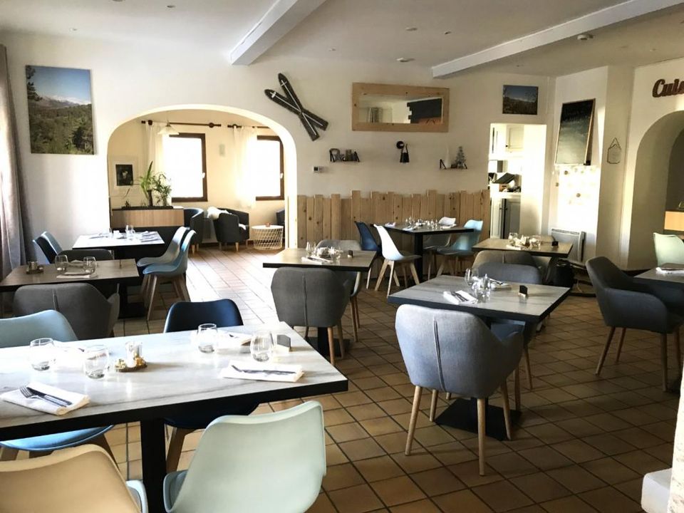 L'establiment comercial a Selonnet, Alpes-de-Haute-Provence - foto 3