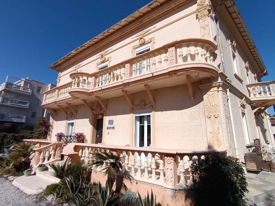 Erhvervsejendom i Saint-Raphaël, Var - foto 2
