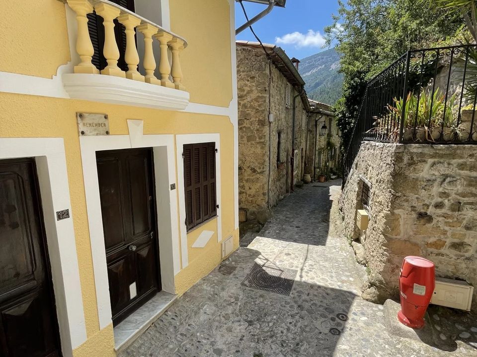Landejendom i Coaraze, Alpes-Maritimes - foto 1