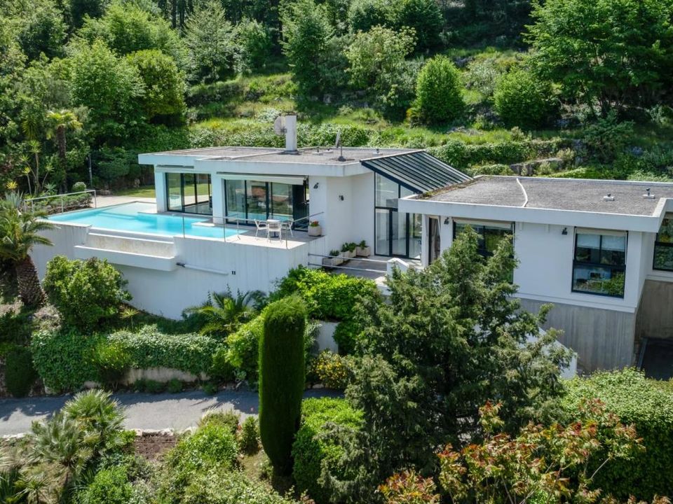 Villa i Le Rouret, Alpes-Maritimes - foto 1