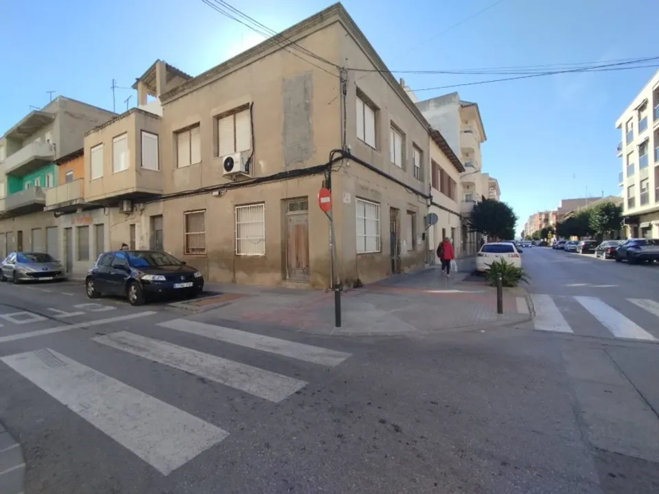 Commercial property in Almoradi, Alicante - photo 1