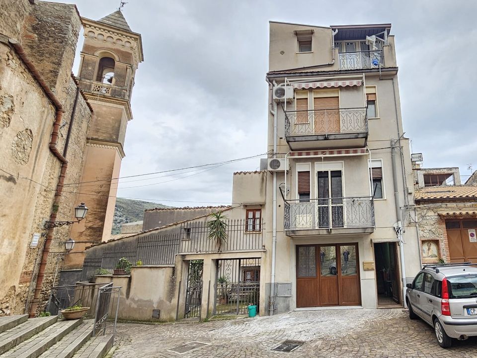 Landsbyhus i Collesano, Palermo - bilde 1