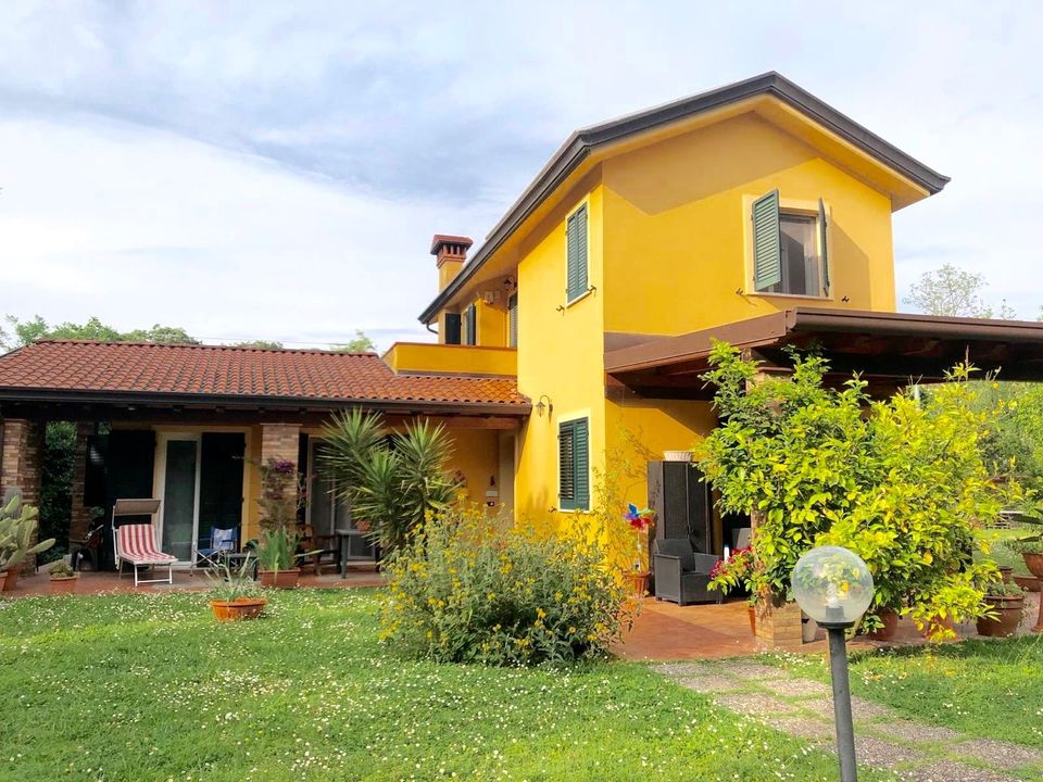 Villa i Castelnuovo Magra, La Spezia - foto 1